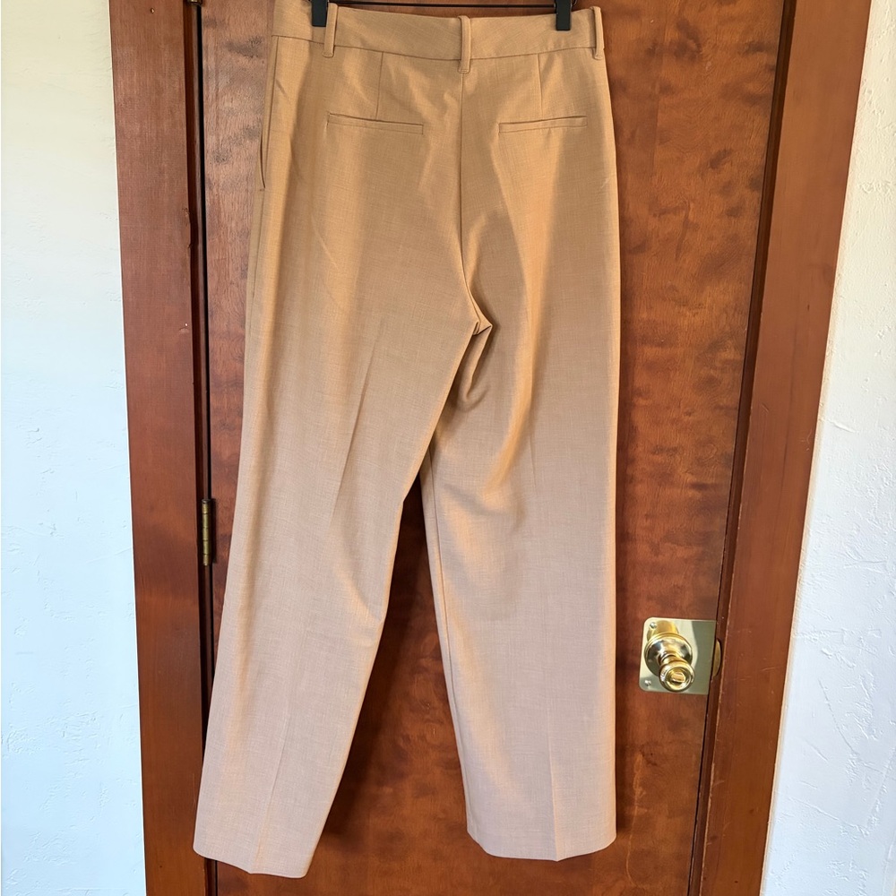 Aritzia The Effortless Pant - Picture 2 of 7